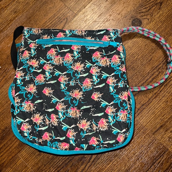 Kavu Crossbody Rope Purse Bag Blue Pink Floral Firework Canvas Adjustable Strap - Picture 2 of 13